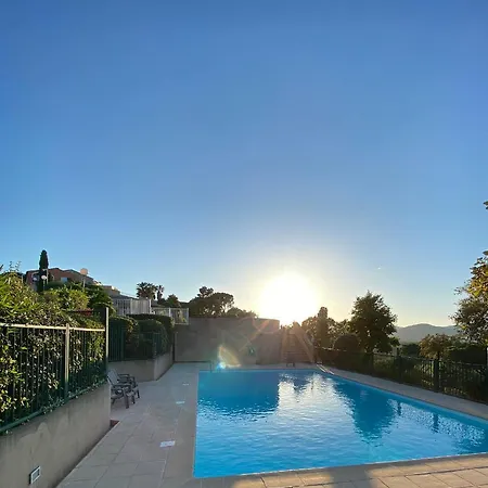 Jolie Maison Golfe De Saint-tropez 펜션 코골렝